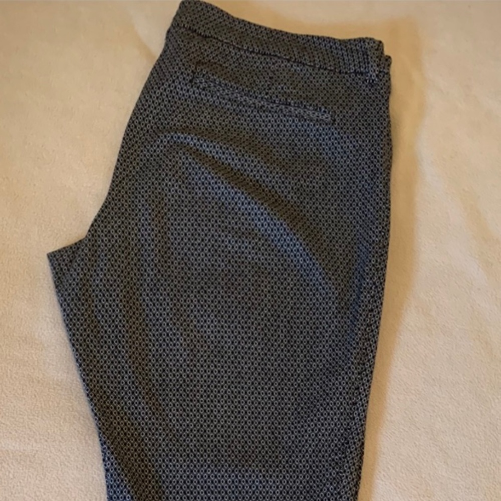 Old Navy Pixie Cropped Pants